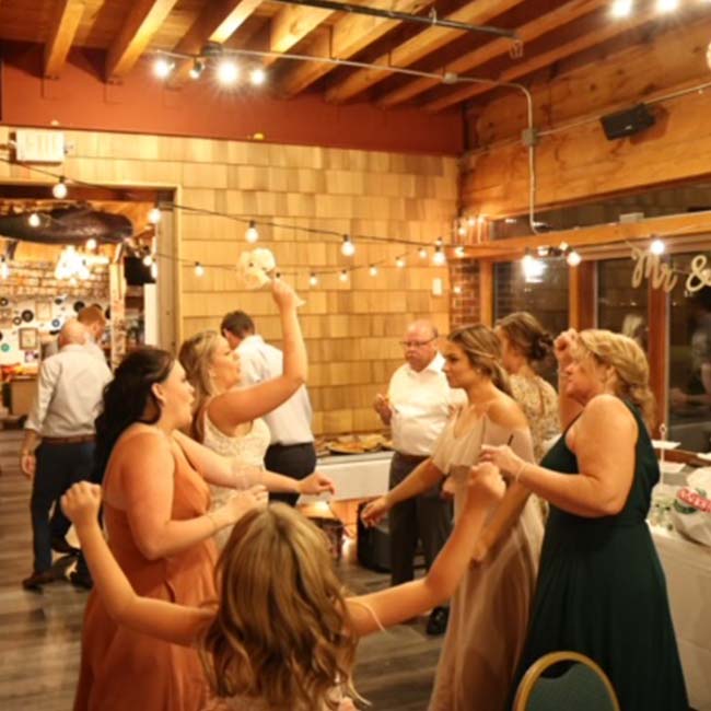 sonnys-catering-door-county-sturgeon-bay-wisconsin-indoor-weddings-event-venue