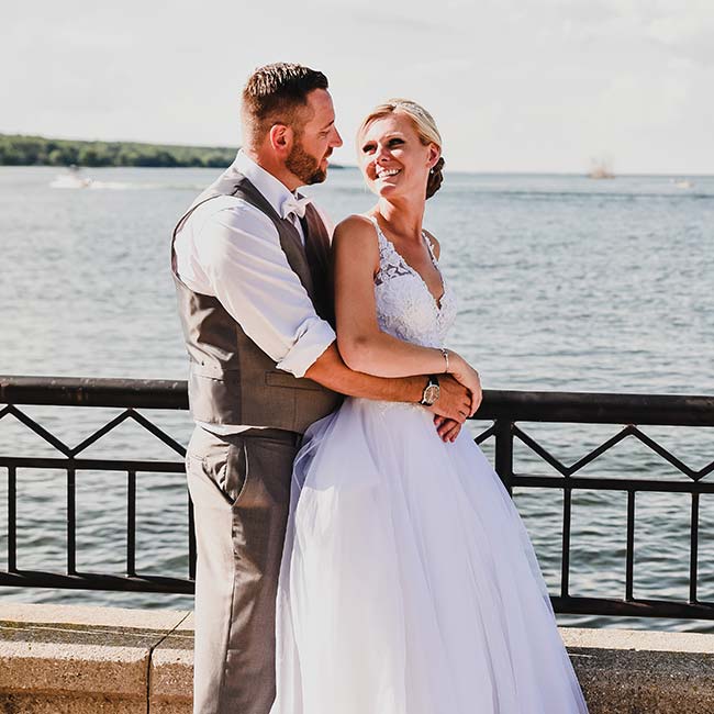 sonnys-catering-door-county-sturgeon-bay-wisconsin-waterfront-wedding-venue